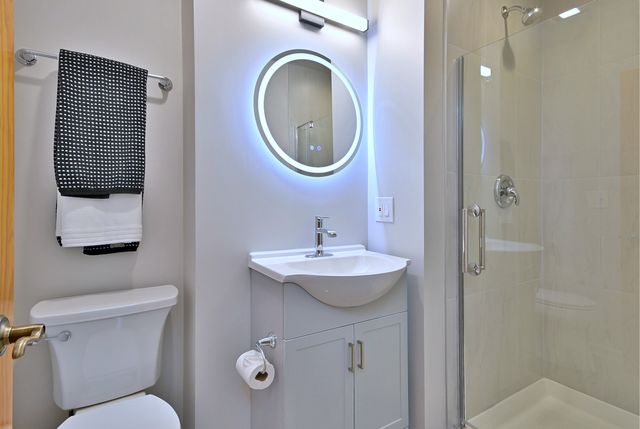 714 N Lakeside Drive, Vernon Hills, IL 60061