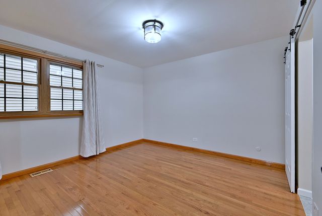 714 N Lakeside Drive, Vernon Hills, IL 60061