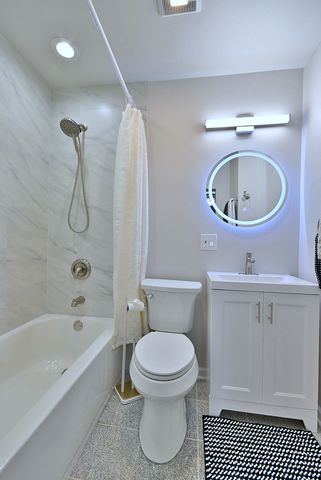 714 N Lakeside Drive, Vernon Hills, IL 60061