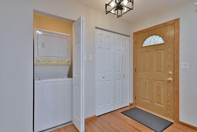 714 N Lakeside Drive, Vernon Hills, IL 60061