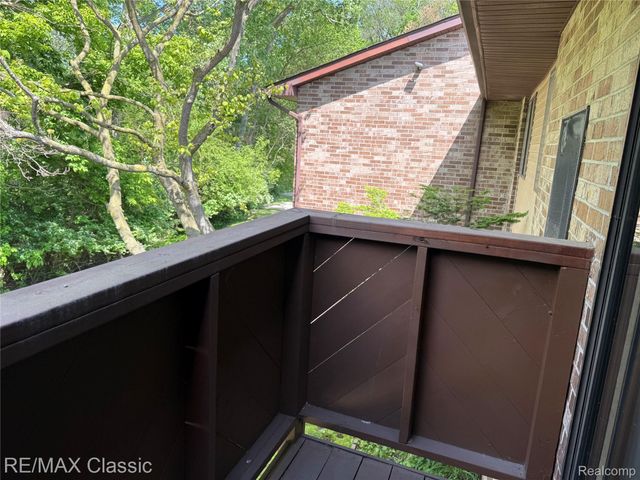 7806 Manor Circle 203, Westland, MI 48185