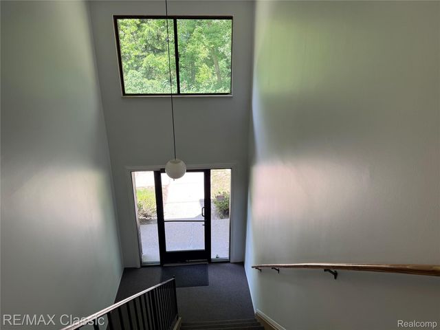 7806 Manor Circle 203, Westland, MI 48185
