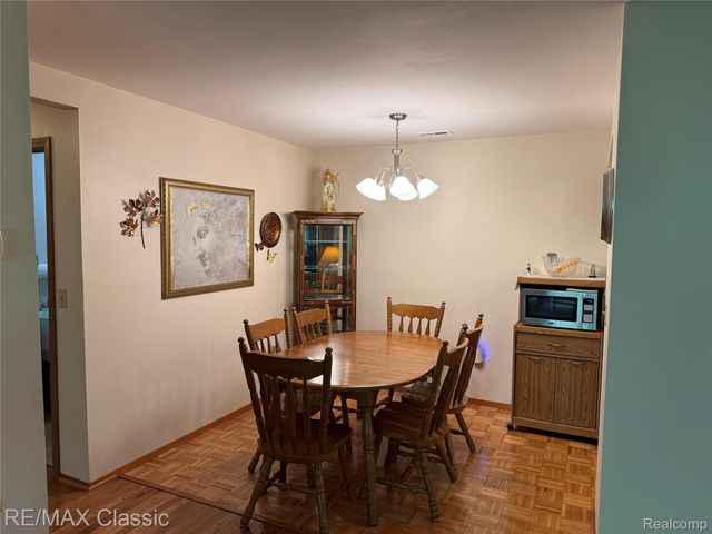 7806 Manor Circle 203, Westland, MI 48185