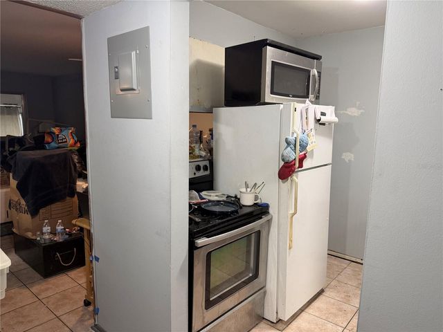 781 W LANCASTER ROAD B37, Orlando, FL 32809