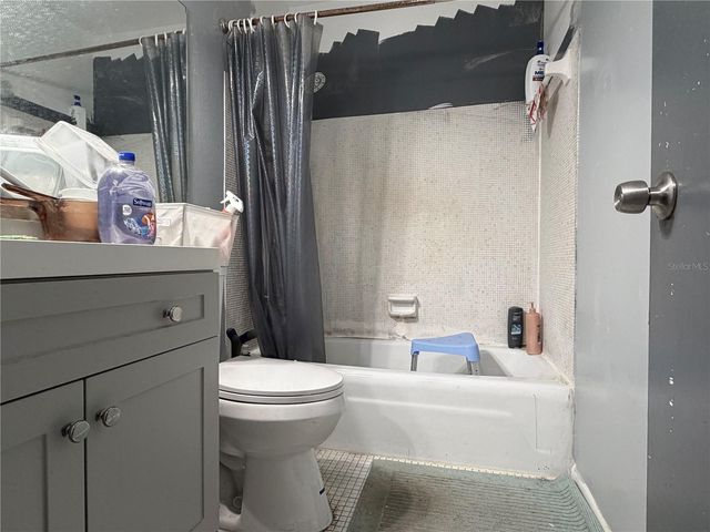781 W LANCASTER ROAD B37, Orlando, FL 32809