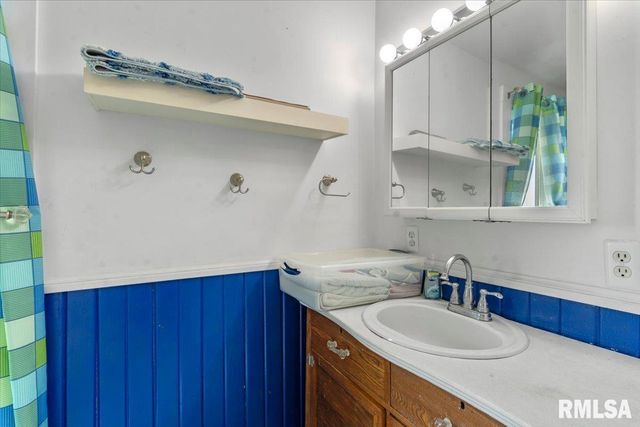 17124 Engle Street, Athens, IL 62613