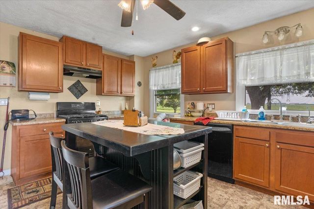 17124 Engle Street, Athens, IL 62613