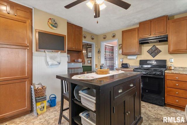 17124 Engle Street, Athens, IL 62613
