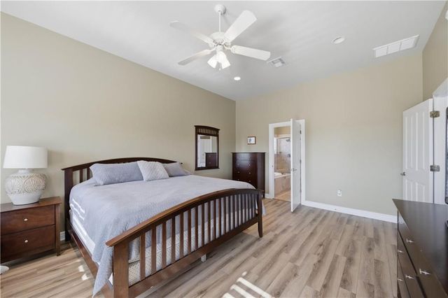 227 Windjammer St, Rockport, TX 78382