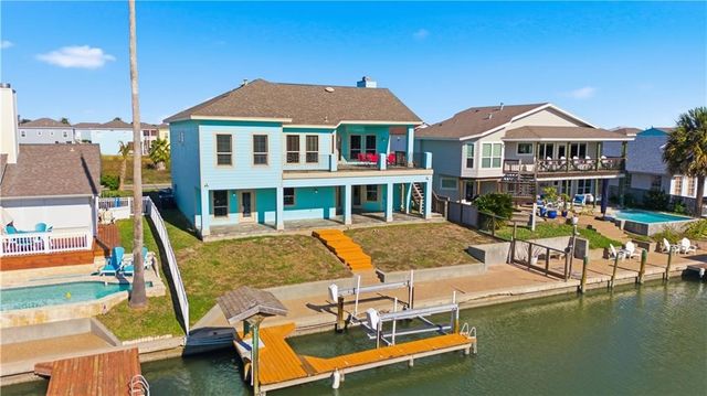 227 Windjammer St, Rockport, TX 78382