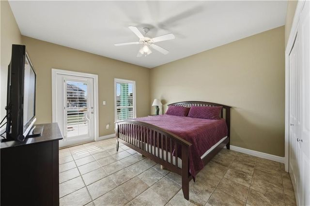 227 Windjammer St, Rockport, TX 78382