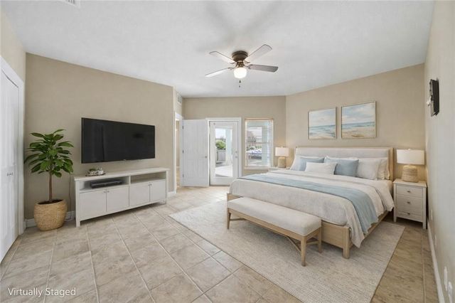 227 Windjammer St, Rockport, TX 78382