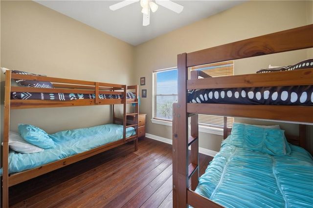 227 Windjammer St, Rockport, TX 78382