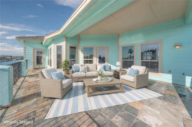 227 Windjammer St, Rockport, TX 78382