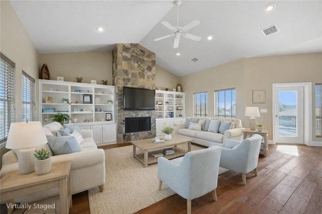 227 Windjammer St, Rockport, TX 78382