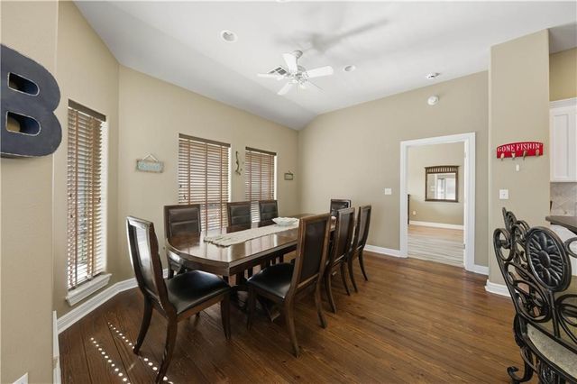 227 Windjammer St, Rockport, TX 78382