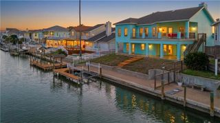 227 Windjammer St, Rockport, TX 78382