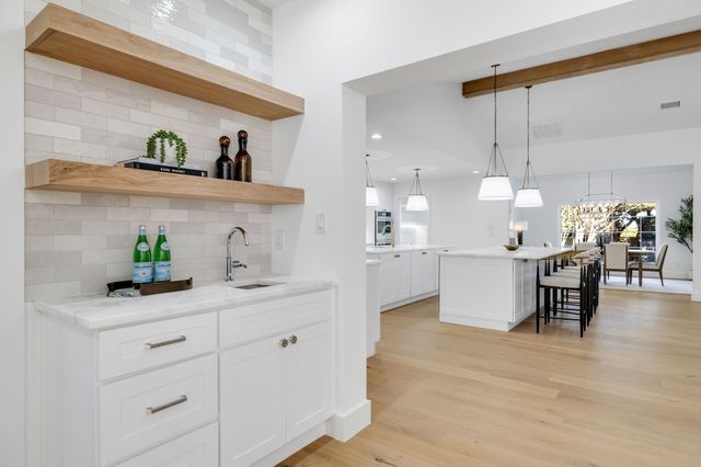 7124 Meadow Road, Dallas, TX 75230