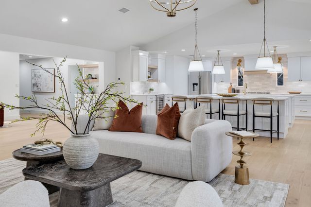 7124 Meadow Road, Dallas, TX 75230