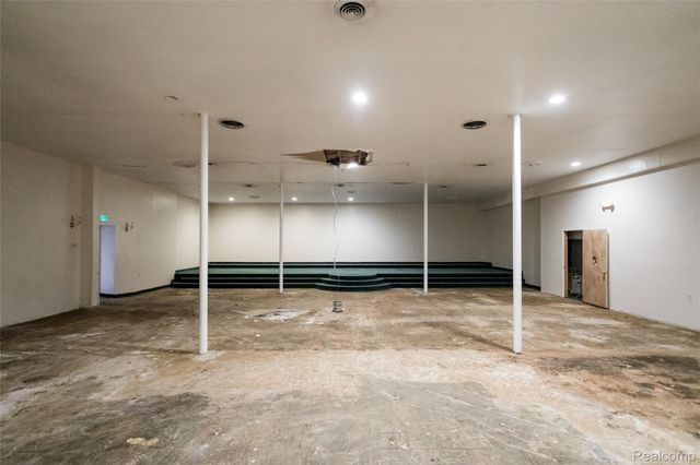 714 W McNichols Street, Detroit, MI 48235