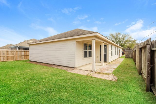 3519 Apache Meadows Drive, Baytown, TX 77521