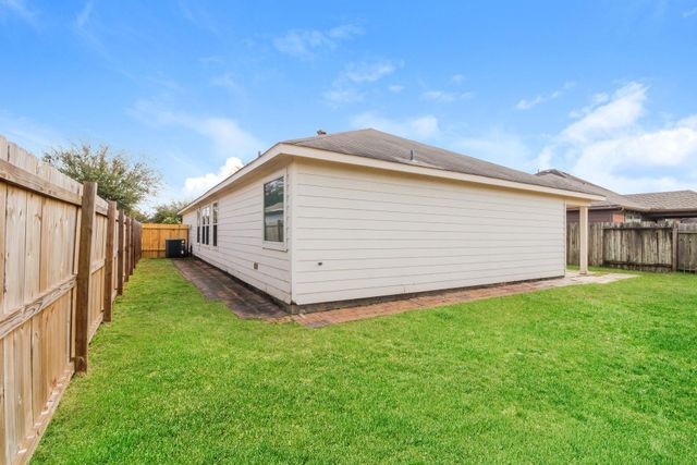 3519 Apache Meadows Drive, Baytown, TX 77521