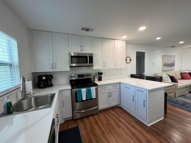 4104 GARDEN Avenue, West Palm Beach, FL 33405