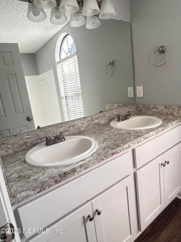 2815 MAJESTIC CYPRESS Drive E, Jacksonville, FL 32233