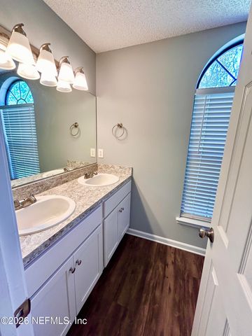 2815 MAJESTIC CYPRESS Drive E, Jacksonville, FL 32233