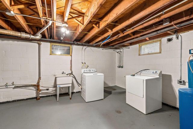 2357 State Highway 33, West Bend, WI 53095
