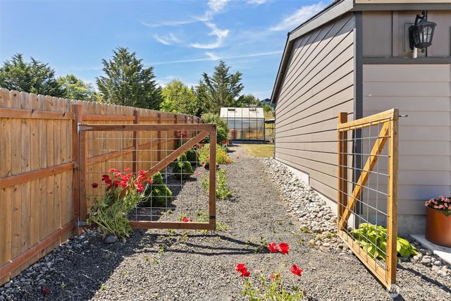 61 Kestral Place, Sequim, WA 98382