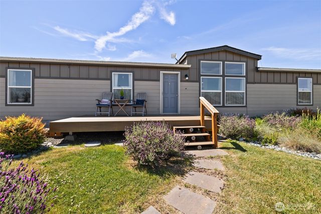 61 Kestral Place, Sequim, WA 98382