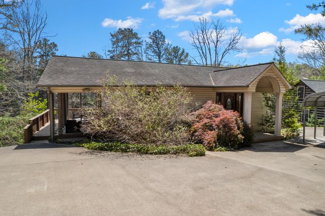 729 Cliffs Edge Road, East Bernstadt, KY 40729