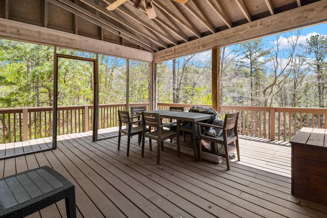 729 Cliffs Edge Road, East Bernstadt, KY 40729