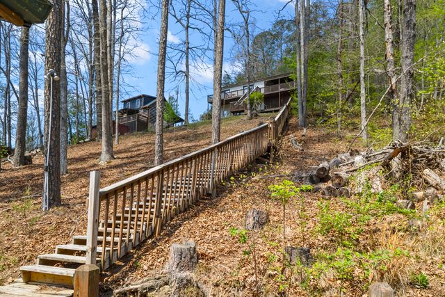 729 Cliffs Edge Road, East Bernstadt, KY 40729