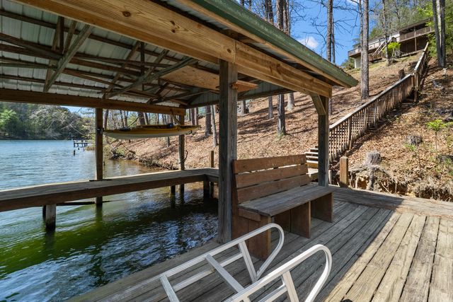 729 Cliffs Edge Road, East Bernstadt, KY 40729