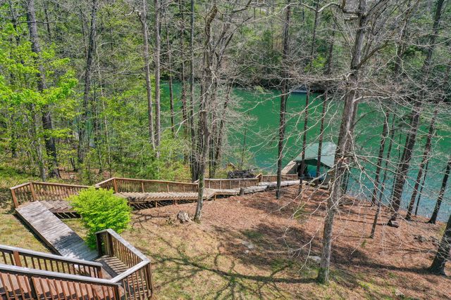 729 Cliffs Edge Road, East Bernstadt, KY 40729