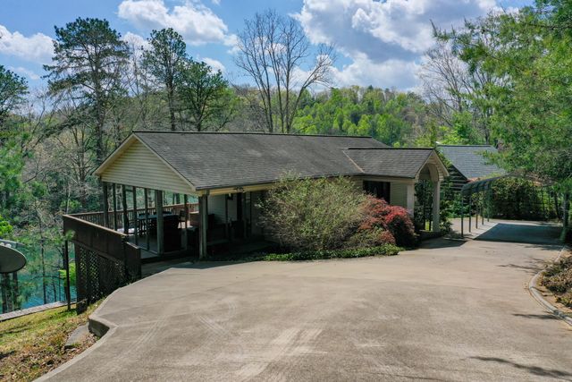 729 Cliffs Edge Road, East Bernstadt, KY 40729