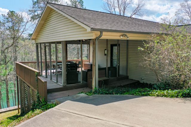 729 Cliffs Edge Road, East Bernstadt, KY 40729