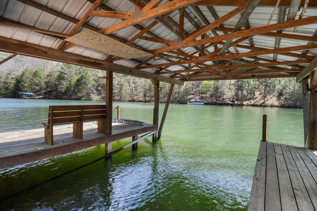 729 Cliffs Edge Road, East Bernstadt, KY 40729