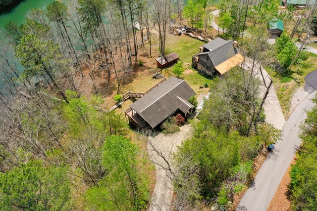 729 Cliffs Edge Road, East Bernstadt, KY 40729