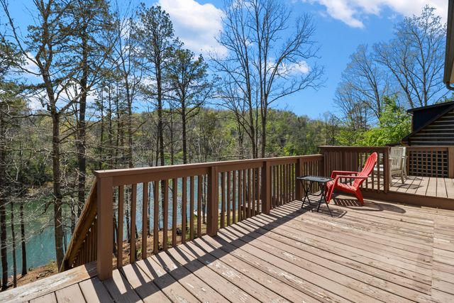 729 Cliffs Edge Road, East Bernstadt, KY 40729