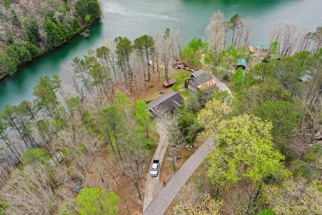 729 Cliffs Edge Road, East Bernstadt, KY 40729
