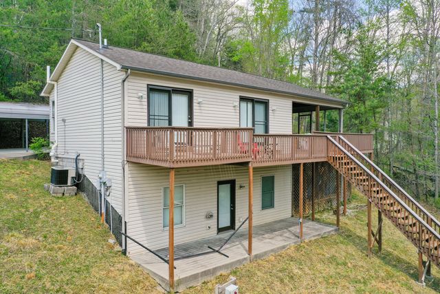 729 Cliffs Edge Road, East Bernstadt, KY 40729