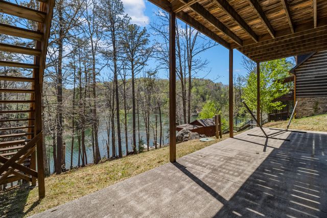 729 Cliffs Edge Road, East Bernstadt, KY 40729