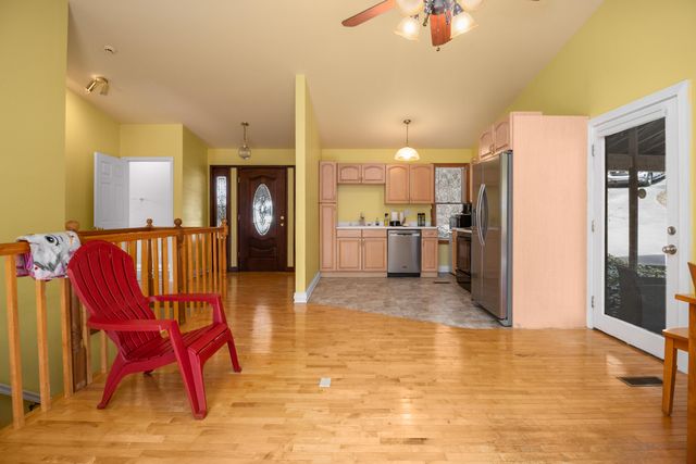729 Cliffs Edge Road, East Bernstadt, KY 40729