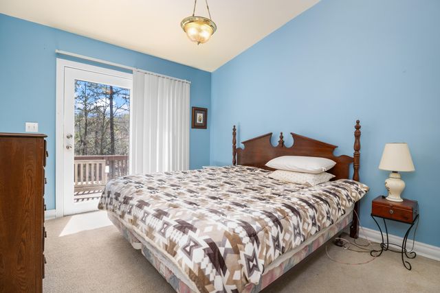 729 Cliffs Edge Road, East Bernstadt, KY 40729