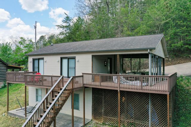 729 Cliffs Edge Road, East Bernstadt, KY 40729