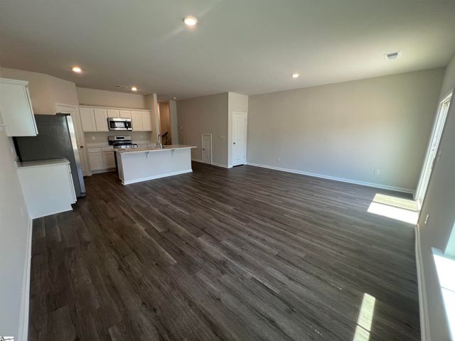 732 Camperdown Way, Spartanburg, SC 29301