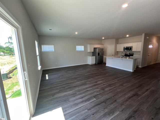 732 Camperdown Way, Spartanburg, SC 29301